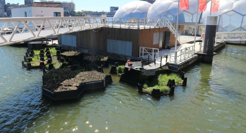 Dit drijvende park zorgt voor meer groen in de stad 